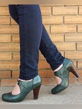 Miz Mooz Franki Mary Jane Heels Shoes Womens size 8 Leather Green Goth Grunge